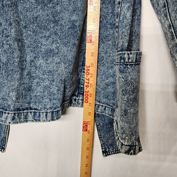 Vintage Acid Wash Denim Jacket Medium Silver Concho Accents Pockets Made‎ In USA - Picture 7 of 8